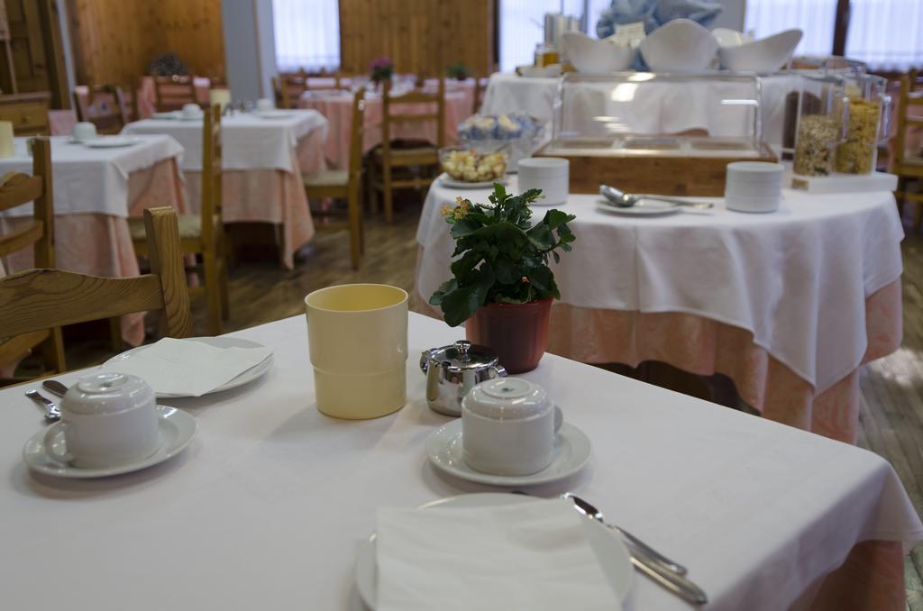 Hotel Valdotain Вільнев Екстер'єр фото